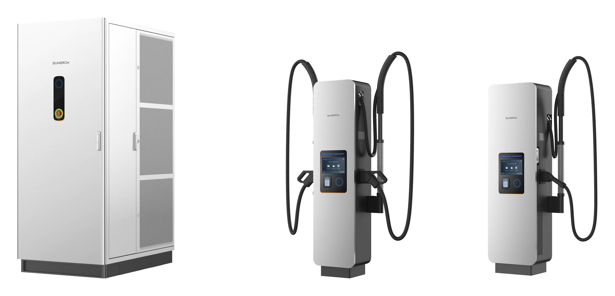 Sungrow IDC480E als System: links der weiße Leistungsschrank, in der Mitte ein luftgekühlter Dispenser mit zwei Ladekabeln, rechts ein flüssigkeitsgekühlter Dispenser mit einem Ladekabel; nummerierte Markierungen verweisen auf die Legende