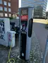 Technagon TEP4 als Eulektro-LADEEULE mit Folierung und Payter-Bezahlterminal an einem Standort in Bremen; die Folie weist auf das Bezahlterminal für alle Ladepunkte am Standort hin